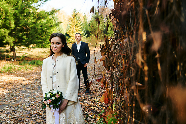 포토 JPG 해외이미지 백인 라이프스타일 커플 공원 여자 남자 딸 행복 결혼 2 가족 관계 자연 결혼식 엄마 남편 휴가 함께함 사랑 미소 사람 성인 야외 두명 여름 부모 흰색 축하 아내 아빠 해외포토 서양인 계절 공공시설 감정 컬러 컨셉 표정 이벤트 생활 생태계 파일형식 이미지허브