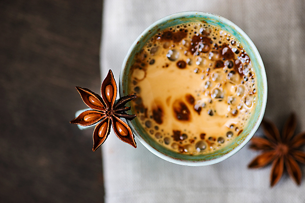 포토 JPG 해외이미지 커피 회색배경 사람없음 아웃포커스 장식 하이앵글 머그컵 천 팔각회향 해외포토 음료 뷰포인트 백그라운드 촬영기법 컵 회색 직물 향신료 파일형식 이미지허브