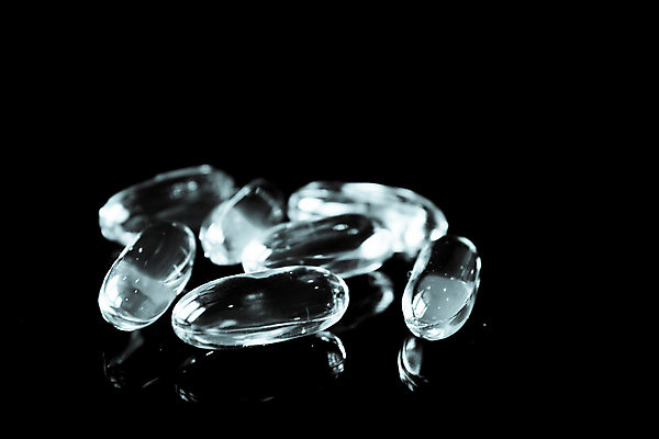 포토 JPG 해외이미지 라이프스타일 웰빙 백그라운드 다이어트 건강 3 어류 사람없음 알약 약 노란색 흰색 투명 약국 먹기 간 조제 보충 고립 돌봄 오메가 해외포토 컬러 의학 모션 생활 수중동물 장기_의학 만들기 파일형식 이미지허브