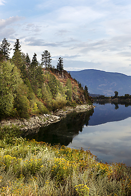 포토 JPG 해외이미지 나무 식물 구름 계절 백그라운드 잎 자연 하늘 아침 산 풍경 사람없음 야외 목재 초록색 물 여름 파란색 강 컬러풀 반사 노란색 평화 환경 침묵 흐름 숲 장면 내추럴 해외포토 주간 자연요소 컬러 컨셉 재료 소리 생태계 파일형식 이미지허브