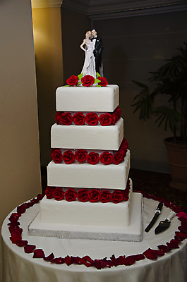 포토 JPG 해외이미지 꽃 음식 분홍색 결혼 백그라운드 꽃무늬 탁자 결혼식 디저트 이벤트 사람없음 장식 장미 파티 케이크 요식업 흰색 축하 생일 달콤 먹기 묘사 고립 해외포토 식물 기념일 산업 컬러 가구 컨셉 무늬 모션 맛 파일형식 이미지허브