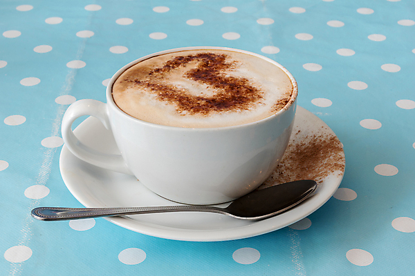 포토 JPG 해외이미지 디자인 커피 음료 백그라운드 탁자 아침 미술 사람없음 목재 컵 초콜릿 검은색 거품 카페 우유 흰색 신선 뜨거움 아침식사 크림 아로마 슛 카푸치노 에스프레소 라떼 카페인 해외포토 주간 나무 식기 컬러 가구 재료 문화예술 디저트 유제품 상점 식사 파일형식 이미지허브