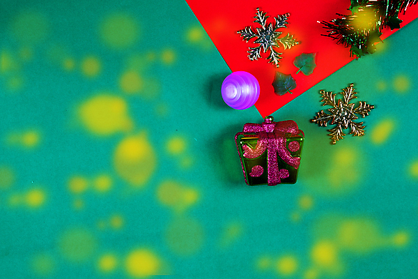 포토 JPG 해외이미지 나무 계절 별 백그라운드 크리스마스장식 크리스마스 겨울 패턴 공 탁자 휴가 새로움 새해 프레임 선물 사람없음 목재 장식 빨간색 선물상자 산타클로스 축제 장식볼 흰색 나뭇가지 축하 신용카드 눈송이 정상 책상 레이아웃 위치 전나무 구성 미니멀 해외포토 자연요소 식물 기념일 컬러 가구 컨셉 무늬 재료 눈_날씨 금융 상자 파일형식 이미지허브