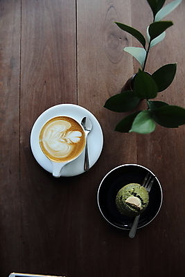 포토 JPG 해외이미지 커피 디저트 실내 사람없음 하이앵글 라떼 라떼아트 해외포토 음료 음식 뷰포인트 내부 그림 파일형식 이미지허브