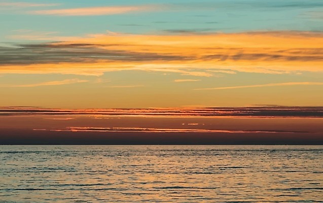 EPS 해외이미지 구름 호수 파도 바다 여행 백그라운드 오렌지 일러스트 건축양식 자연 하늘 아침 날씨 풍경 야외 물 여름 파란색 빛 도시풍경 햇빛 태양 반사 노란색 일출 맑음 황혼 일몰 새벽 도시 황금 도심 저녁 장면 스카이라인 수평선 해외일러스트 주간 자연요소 계절 건축 컬러 과일 노을 야간 생태계 파일형식 벡터 이미지허브