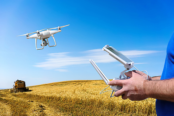 포토 JPG 해외이미지 산업 컨셉 농업 자연 하늘 표면 미래 아이디어 풍경 취미 사람없음 야외 전자제품 농작물 카메라 촬영 장비 수확 흰색 리모컨 로봇 드론 해외포토 컬러 생태계 파일형식 이미지허브