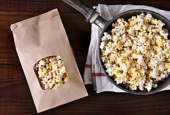 포토 JPG 해외이미지 종이 가방 탁자 옥수수 요리 사람없음 목재 수건 갈색 주방 대접 신선 뜨거움 정크푸드 냄비 만들기 팝콘 자루 버터 짠맛 해로움 해외포토 나무 잡화 컬러 가구 컨셉 재료 모션 곡류 위생용품 맛 솥 파일형식 이미지허브