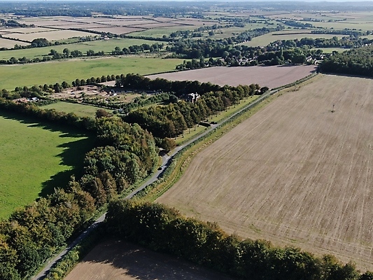 포토 JPG 해외이미지 영국 잉글랜드 안테나 풍경 사람없음 여름 시골 드론 해외포토 계절 유럽 통신 파일형식 이미지허브