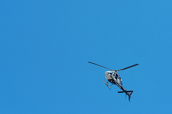 포토 JPG 해외이미지 실루엣 여행 백그라운드 비즈니스 교통시설 모션 하늘 비행기 사람없음 파란색 우주 힘 흰색 도움 구출 헬리콥터 파일럿 항공 속도 군용 프로펠러 전쟁 에어쇼 해외포토 직업 컬러 교통 컨셉 항공교통 대중교통 군대 촬영기법 시설 쇼 파일형식 이미지허브