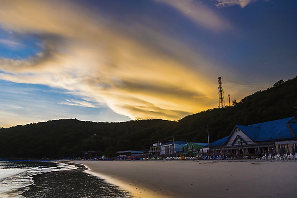 포토 JPG 해외이미지 구름 계절 모래 파도 바다 백그라운드 오렌지 자연 하늘 아침 날씨 휴가 휴식 파노라마 풍경 사람없음 야외 물 여름 파란색 빛 컬러풀 햇빛 태양 반사 일출 맑음 놀람 새벽 서핑 땅 속도 상승 넘어짐 수평선 해외포토 주간 자연요소 감정 컬러 컨셉 과일 모션 촬영기법 표정 노을 수상스포츠 생태계 파일형식 이미지허브
