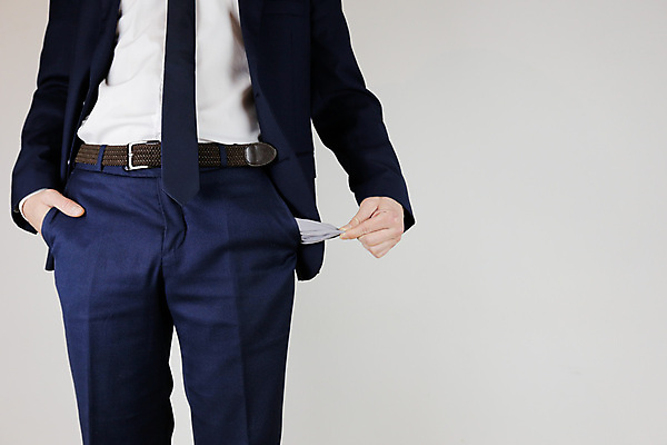 포토 JPG 해외이미지 직업 손 남자 감정 컨셉 돈 비즈니스 사람 사람없음 금융 경제 쇼핑 우정 슬픔 비즈니스맨 구멍 황무지 가난 실업 걱정 호기심 보여주기 빈털터리 파산 빚 우울증 위기 적자 해외포토 모션 신체부위 친구 직장인 재산 질병 파일형식 이미지허브