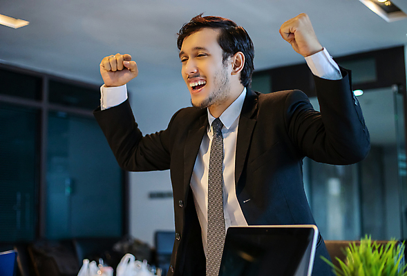 포토 JPG 해외이미지 백인 직업 여자 남자 행복 무기 비즈니스 사업가 성공 노동자 함께함 한명 미소 사람 정장 성인 사무실 힘 흰색 축하 우승 업무 비즈니스맨 비즈니스우먼 그룹 동료 흥분 경영 승자 필승 해외포토 서양인 1 옷 감정 컬러 컨셉 관계 표정 최고 작업 직장인 파일형식 이미지허브