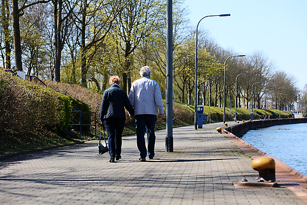 포토 JPG 해외이미지 아시아 얼굴 여행 자동차 휴가 거리 독일 가면 마스크 사람 동양인 사람없음 야외 여행객 걷기 일본 중국 고통 도시 바이러스 보호 질병 예방 번짐 인플루엔자 전염병 해외포토 감정 유럽 나라 육상교통 컨셉 의학 모션 인종 신체부위 파일형식 효과 이미지허브