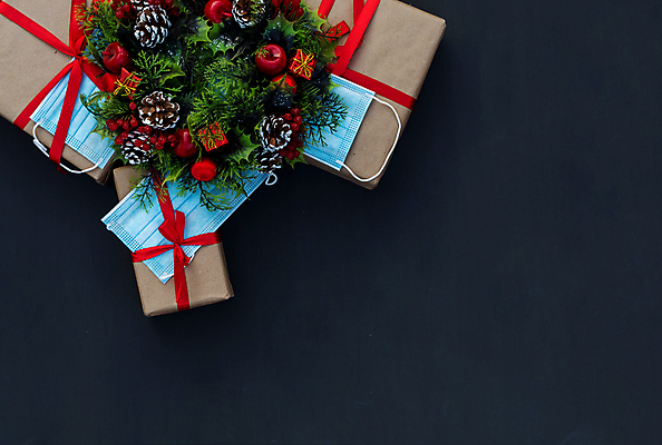 포토 JPG 해외이미지 계절 행복 리본 백그라운드 컨셉 크리스마스장식 크리스마스 겨울 포장 탁자 휴가 새로움 크리스마스선물 선물 사람없음 장식 빨간색 놀람 나뭇가지 시골 축하 연도 포장지 활 복고 패키지 판지 해외포토 나무 기념일 감정 컬러 가구 표정 파일형식 이미지허브