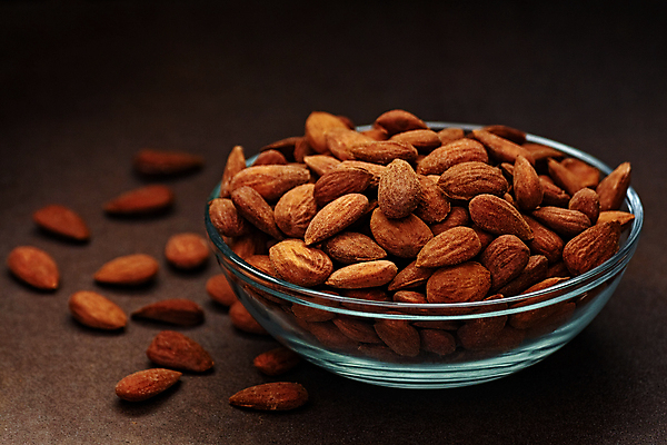 포토 JPG 해외이미지 음식 백그라운드 과일 재료 자연 탁자 건조 건강 요리 씨앗 사람없음 목재 갈색 사발 맛 먹기 유기농 날것 결 아몬드 내추럴 채식주의자 비건 해외포토 나무 식물 웰빙 컬러 가구 컨셉 무늬 모션 견과류 사기그릇 생태계 채식 파일형식 이미지허브