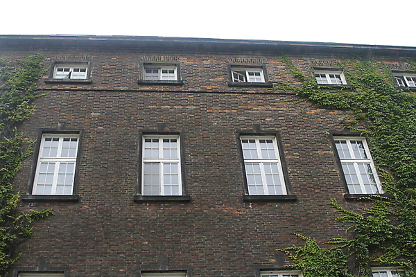 포토 JPG 해외이미지 유럽 여행 사람없음 건물 성당 여행객 탑 성 센터 중세 정사각형 광택 타운 동쪽 폴란드 르네상스 옛날 크라쿠프 해외포토 도형 건축물 나라 종교건축 사람 도시 역사 방향 파일형식 이미지허브