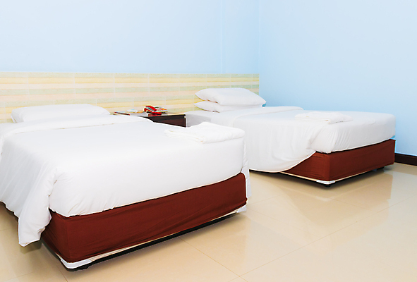 포토 JPG 해외이미지 라이프스타일 디자인 가구 가족 베개 호텔 휴가 휴식 아파트 주택 실내 사람없음 내부 옆모습 장식 우주 카펫 침실 방 덮개 흰색 침대 직물 고급 담요 회의실 질감 부드러움 덮기 구김 매트리스 퀼트 해외포토 뷰포인트 컬러 생활용품 컨셉 관계 침구 모션 숙소 건물 생활 뚜껑 감각 파일형식 이미지허브