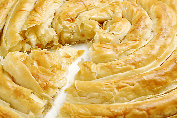 포토 JPG 해외이미지 전통 음식 다이어트 디저트 치즈 나선형 요리 사람없음 식사 빵집 껍질 원형 황금 아침식사 굽기 먹기 준비 레시피 시금치 발칸반도 페스츄리 피타 핸드메이드 해외포토 도형 빵 무늬 채소 모션 유제품 건강 상점 구이 파일형식 이미지허브