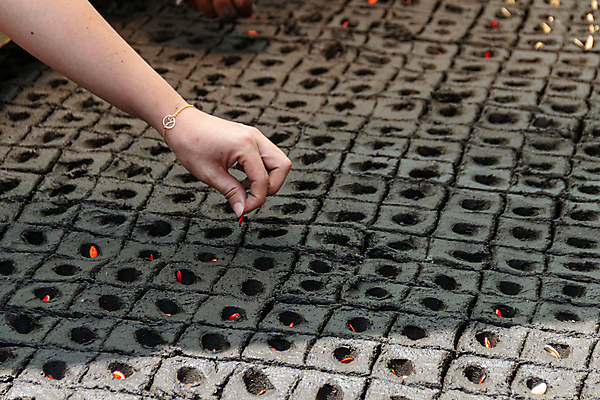 포토 JPG 해외이미지 식물 전통 남자 문화 지구 잎 밭 농업 자연 아침 씨앗 사람 풍경 사람없음 여름 농작물 농장 새싹 일출 환경 정원 흙 봄 수확 성장 시골 신선 작업 농부 유기농 원예 질감 조경 먼지 장면 땅바닥 모종 묘목 밭일 해외포토 주간 나무 직업 웰빙 계절 산업 바닥 취미 노을 생태계 파일형식 이미지허브