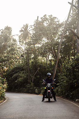 포토 JPG 해외이미지 남자 도로 여행 교통시설 청소년 자연 한명 사람 성인 야외 가로 30대 컬러풀 자전거 일몰 오토바이 고독 승차 사이클링 남자한명만 성인만 해외포토 1 감정 길 컬러 교통 모션 장년 노을 바이크 육상스포츠 시설 생태계 남자만 파일형식 이미지허브