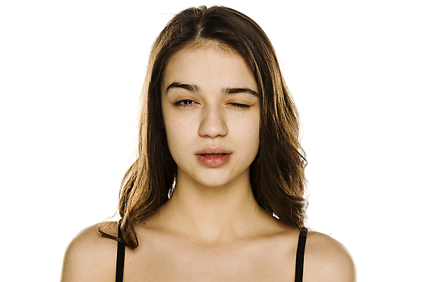 포토 JPG 해외이미지 백인 모델 여자 얼굴 포즈 갈색머리 한명 사람 머리 금지 피부 흰배경 내추럴 고립 해외포토 서양인 1 헤어스타일 백그라운드 신체부위 흰색 파일형식 이미지허브