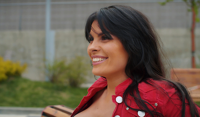 포토 JPG 해외이미지 백인 모델 라이프스타일 긴머리 여자 행복 얼굴 벤치 자연 갈색머리 한명 사람 앉기 성인 야외 빨간색 유행 검은색 재킷 기쁨 자유 도시 닫기 긍정 개성 독립 진짜 해외포토 서양인 1 헤어스타일 감정 컬러 컨셉 의자 모션 생활 신체부위 외투 생태계 파일형식 이미지허브