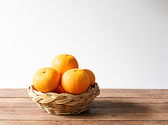 포토 JPG 해외이미지 음식 백그라운드 농업 다이어트 오렌지 과일 자연 탁자 디저트 귤 쟁반 건강 사람없음 목재 여름 노란색 주스 추위 시골 신선 원형 달콤 맛 떨어짐 널 상쾌 유기농 질감 날것 내추럴 숙성 이국적 채식주의자 해외포토 도형 나무 웰빙 계절 감정 산업 음료 컬러 가구 컨셉 재료 생태계 채식 파일형식 이미지허브