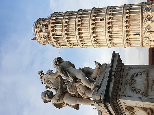 포토 JPG 해외이미지 구름 문화 상징 여행 사람없음 야외 건물 관광지 이탈리아 종 아치 광장 대성당 바실리카 토스카나 해외포토 자연요소 건축물 유럽 성당 파일형식 이미지허브