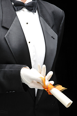 포토 JPG 해외이미지 남자 종이 셔츠 넥타이 관리 사람 정장 턱시도 사람없음 재킷 졸업장 두루마리 종업원 활 몸통 정중 해외포토 직업 잡화 옷 컨셉 상의 졸업 신체부위 외투 파일형식 이미지허브