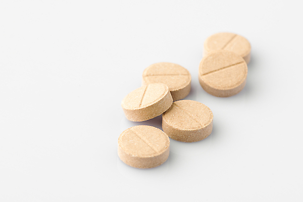 포토 JPG 해외이미지 과학 백그라운드 건강 사람없음 치료 세로 빛 세트 알약 약 갈색 쌓기 우주 회색 흰색 원형 그룹 질병 소프트포커스 약국 처방 흙더미 조제 고립 돌봄 진통제 치료제 항생제 많음 해외포토 도형 컬러 컨셉 의학 모션 촬영기법 흙 만들기 파일형식 더미 이미지허브