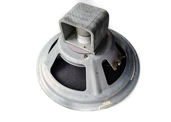 포토 JPG 해외이미지 2 주택 말하기 사람없음 듣기 회색 수확 골동품 램프 60대 보고서 라디오 펑키 70대 목소리 판지 반항 교향곡 다락방 뮤지컬 소비에트 옛날 캡모자 팝 번역 해외포토 모자_잡화 노년 음악 컬러 농업 모션 조명 건물 전자제품 파일형식 이미지허브