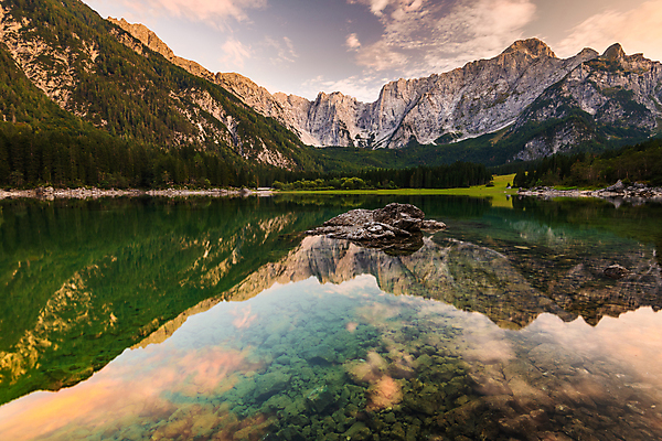 포토 JPG 해외이미지 나무 계절 공원 유럽 호수 여행 백그라운드 자연 하늘 아침 산 풍경 사람없음 야외 초록색 파란색 컬러풀 반사 평화 일출 환경 침묵 일몰 이탈리아 하이킹 가을 연못 화려 황무지 숲 알프스 에메랄드 절정 해외포토 주간 식물 공공시설 나라 컬러 컨셉 레저 노을 소리 보석 생태계 파일형식 이미지허브