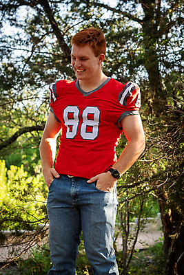 포토 JPG 해외이미지 남자 행복 여유 포즈 졸업 학교 성공 기념 한명 소년 10대 빨간색 파란색 축구 끝 주근깨 저지 플레이어 해외포토 1 교육 감정 어린이 컬러 컨셉 청소년 사람 구기 점 파일형식 이미지허브