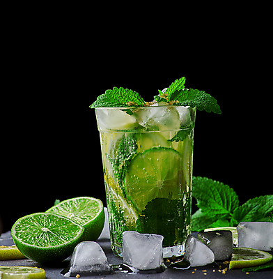 포토 JPG 해외이미지 음식 검은배경 사람없음 얼음 달콤 시원함 민트 라임 라임모히토 해외포토 자연요소 백그라운드 과일 검은색 맛 허브 파일형식 이미지허브