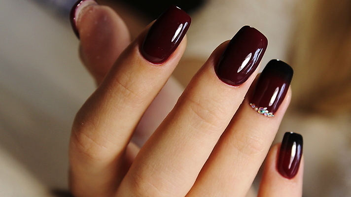 포토 JPG 해외이미지 디자인 여자 백그라운드 손가락 새로움 관리 미술 경사 사람없음 빨간색 검은색 흰색 못 화려 손톱관리 손톱 슛 광택 고립 해외포토 손 컬러 컨셉 문화예술 사람 공구 네일아트 파일형식 이미지허브