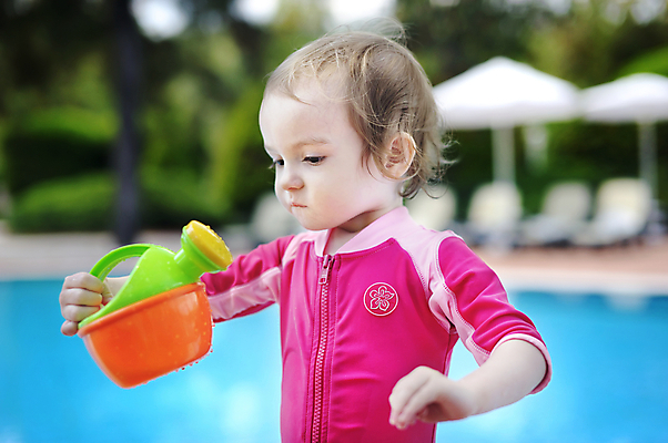 포토 JPG 해외이미지 백인 행복 어린이 장난 놀이 휴가 수영장 한명 사람 물 여름 장난감 수영 아기 붓기 작음 걸음마 해외포토 자연요소 서양인 1 계절 감정 모션 수상스포츠 크기 파일형식 이미지허브