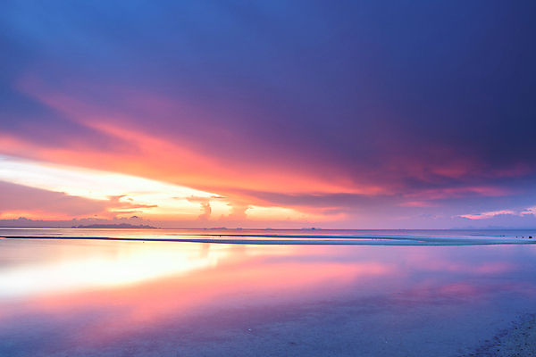 포토 JPG 해외이미지 구름 실루엣 호수 모래 파도 바다 백그라운드 오렌지 자연 하늘 아침 날씨 풍경 사람없음 물 여름 빛 햇빛 태양 반사 일출 맑음 보라색 황혼 일몰 봄 새벽 활발 가을 분위기 황금 천국 스카이라인 흐림 강렬 수평선 해외포토 주간 자연요소 계절 컬러 컨셉 과일 촬영기법 노을 생태계 파일형식 이미지허브
