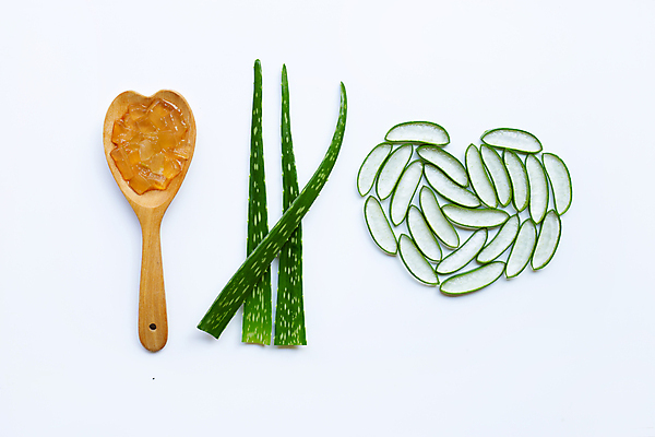 포토 JPG 해외이미지 스튜디오촬영 단면 실내 사람없음 하이앵글 하트 흰배경 나무숟가락 알로에 해외포토 모양 식물 뷰포인트 백그라운드 내부 숟가락 흰색 파일형식 이미지허브