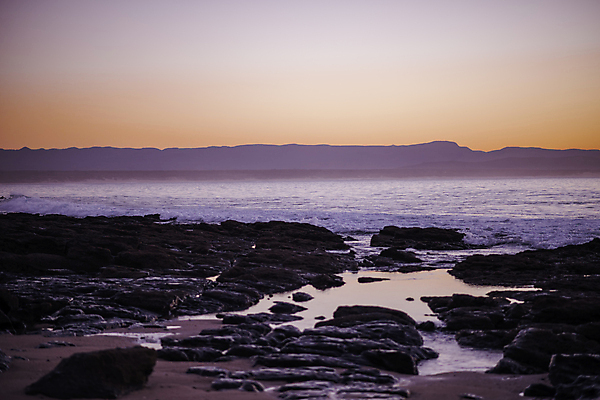 포토 JPG 해외이미지 바다 백그라운드 자연 하늘 아침 날씨 풍경 사람없음 야외 가로 물 햇빛 일출 고요 새벽 장면 수평선 전경 해외포토 주간 자연요소 태양 노을 생태계 파일형식 탑뷰 이미지허브