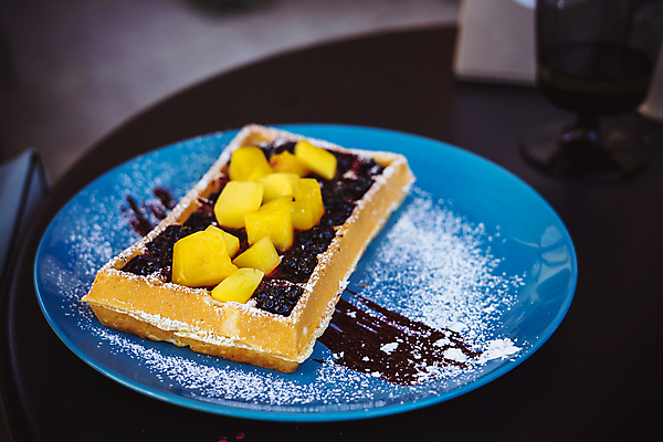 포토 JPG 해외이미지 접시 열매 음식 조각 백그라운드 과일 딸기 디저트 바나나 건강 키위 사람없음 초록색 파란색 과자 케이크 초콜릿 식사 빵집 흰색 신선 황금 달콤 맛 아침식사 사과 설탕 굽기 먹기 크림 블루베리 벨기에 시럽 망고 블랙베리 와플 내추럴 페스츄리 핸드메이드 해외포토 식물 식기 빵 컬러 컨셉 모션 상점 구이 열대과일 서유럽 파일형식 이미지허브