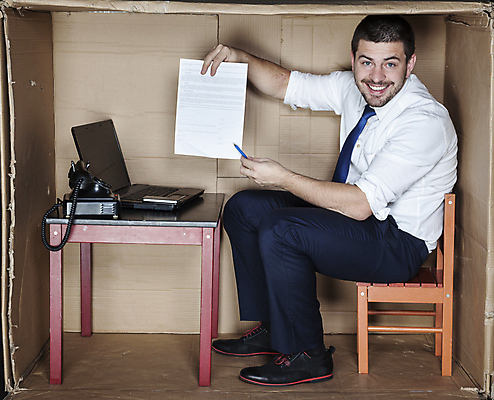포토 JPG 해외이미지 전신 백인 남자 의자 탁자 한명 앉기 성인 옆모습 노트북 상자 사무실 업무 비즈니스맨 전화기 갇힘 답답함 성인남자한명만 해외포토 서양인 1 뷰포인트 가구 비즈니스 모션 사람 전자제품 작업 직장인 감각 남자한명만 성인남자만 파일형식 이미지허브