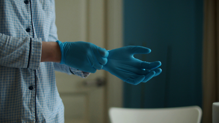 포토 JPG 해외이미지 백인 여자 장갑 컨셉 실내 관리 안전 사람 성인 사람없음 내부 파란색 약 건강관리 환경 방 고통 호흡기관 바이러스 닫기 보호 질병 위험 예방 감염 문제 소셜 인플루엔자 전염병 해외포토 서양인 잡화 감정 컬러 의학 모션 건강 장기_의학 파일형식 이미지허브