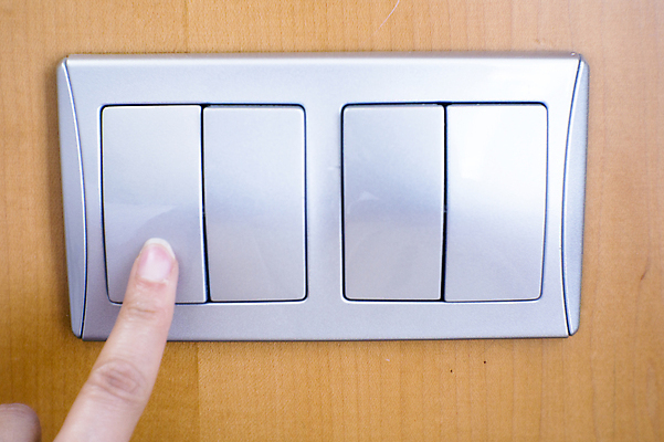 포토 JPG 해외이미지 손 벽 컨셉 손가락 공장 표면 아파트 주택 실내 사람없음 빛 환경 주방 힘 방 터치 에너지 플랫 신호 언론 클릭 스위치 자원 그만 제어 조작 해외포토 공업 내부 건물 신체부위 파일형식 이미지허브