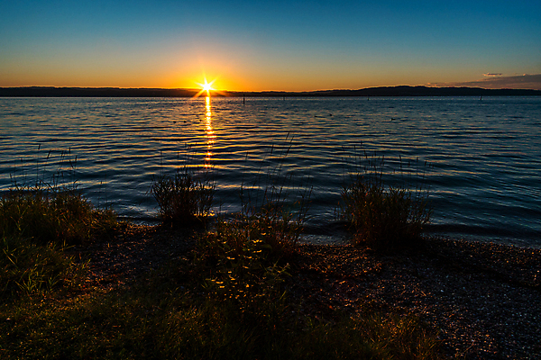 포토 JPG 해외이미지 응시 계절 스포츠 여행 자국 자연 휴가 휴식 거리 건강 사람없음 야외 초록색 물 여름 태양 일출 환경 골짜기 일몰 봄 하이킹 자유 시골 배낭여행 천국 생태학 파멸 해외포토 자연요소 시선 교육 컬러 컨셉 레저 노을 생태계 파일형식 소멸 이미지허브