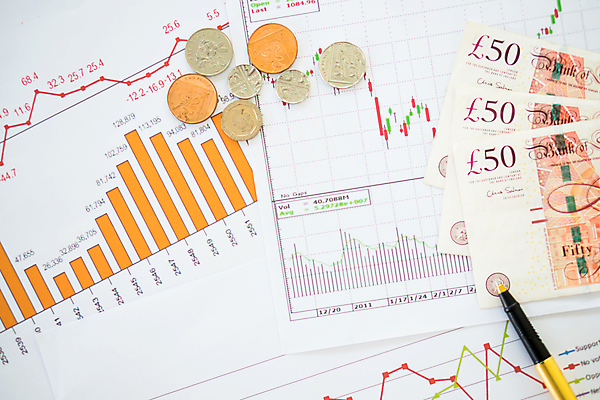 포토 JPG 해외이미지 직업 종이 백그라운드 컨셉 돈 비즈니스 성공 그래프 아이디어 사람없음 가로 금융 사무실 숫자 펜 동전 자료 저축 성장 작업 재산 위험 분석 보고서 경영자 가정경제 문서 투자 수익 소매 마케팅 세금 해외포토 문자 가정 경제 필기구 리더 파일형식 이미지허브