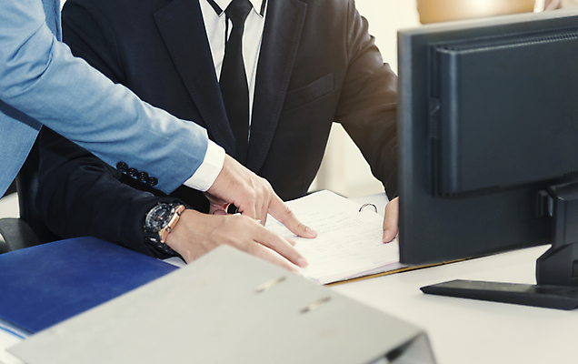 포토 JPG 해외이미지 직업 남자 회사 비즈니스 통신 탁자 성공 회의 협력 직장 대화 사람 성인 사람없음 금융 노트북 컴퓨터 사무실 자료 방 업무 비즈니스맨 비즈니스우먼 그룹 계획 토론 분석 동료 문서 창업 마케팅 프로젝트 브레인스토밍 해외포토 여자 가구 컨셉 관계 말하기 경제 전자제품 작업 직장인 자영업 파일형식 이미지허브