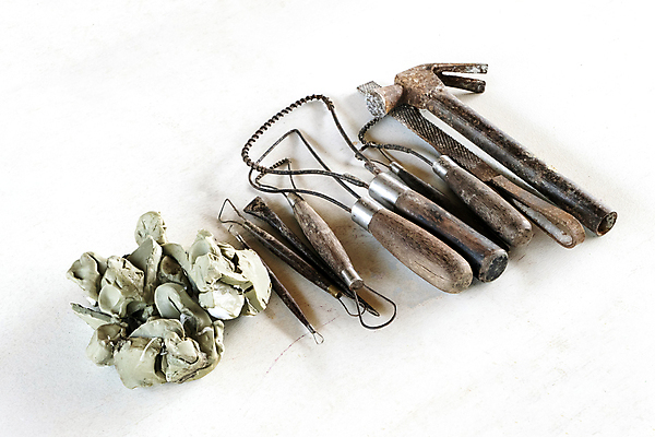 포토 JPG 해외이미지 어린이 벽 조각 백그라운드 놀이 추상 기술 미술 취미 사람없음 목재 세트 장난감 쌓기 침묵 페인트 장비 바위 도구 공구 붓 업무 바 도자기 그룹 작업실 칼 망치 공예 오브젝트 질감 예술가 점토 수공예 DIY 조각가 핸드메이드 해외포토 나무 무늬 재료 모션 문화예술 사람 소리 돌_바위 작업 파일형식 이미지허브