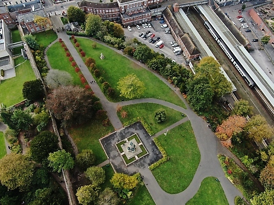 포토 JPG 해외이미지 영국 잉글랜드 안테나 사람없음 건물 강 도시풍경 도시 센터 역 타운 드론 해외포토 건축물 유럽 통신 교통시설 풍경 파일형식 이미지허브