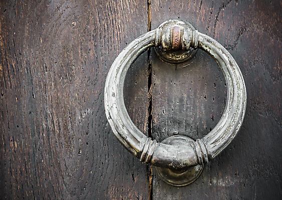 포토 JPG 해외이미지 전통 디자인 백그라운드 건축양식 주택 손잡이 사람없음 목재 장식 문 금속 수확 골동품 반지 철 묘사 부식 질감 대문 문고리 놋쇠 옛날 스타일 해외포토 나무 건축 농업 재료 장신구 재질 건물 파일형식 이미지허브