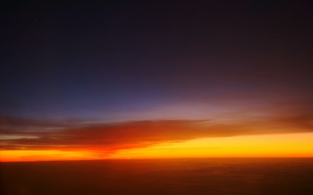 포토 JPG 해외이미지 백그라운드 하늘 사람없음 파란색 일출 황혼 일몰 새벽 남색 고도 조감도 수평선 카피스페이스 해외포토 자연요소 컬러 노을 공백 파일형식 이미지허브